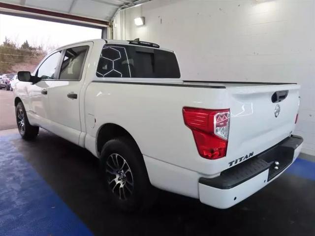 2022 Nissan Titan Crew Cab SV 4x2
