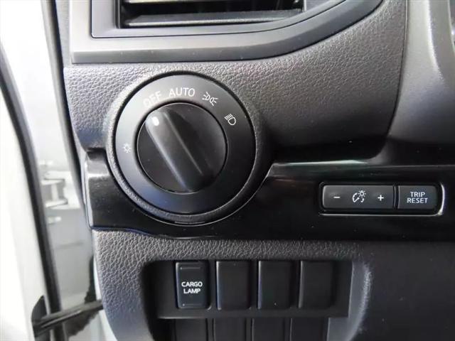 2022 Nissan Titan Crew Cab SV 4x2