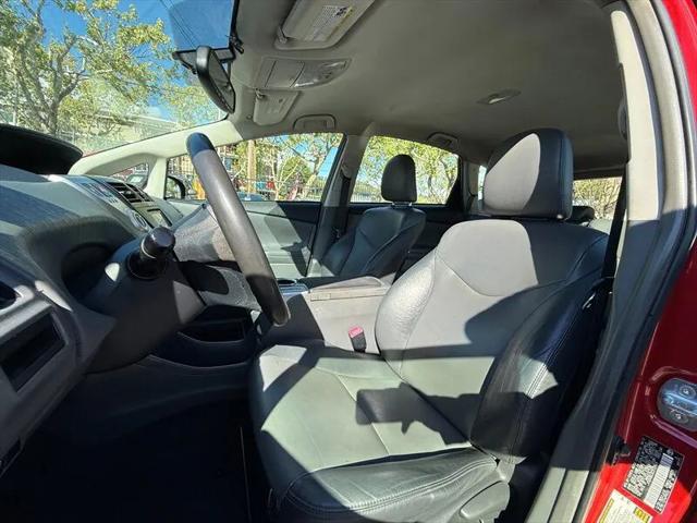 2012 Toyota Prius v Five