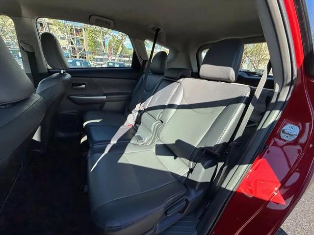 2012 Toyota Prius v Five