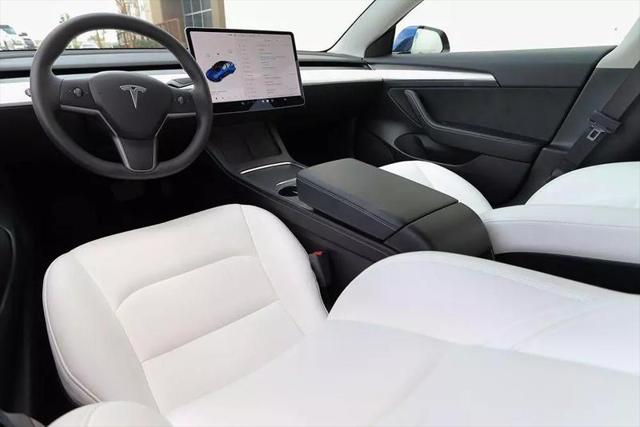 2022 Tesla Model 3 Rear-Wheel Drive