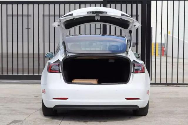 2022 Tesla Model 3 Long Range Dual Motor All-Wheel Drive