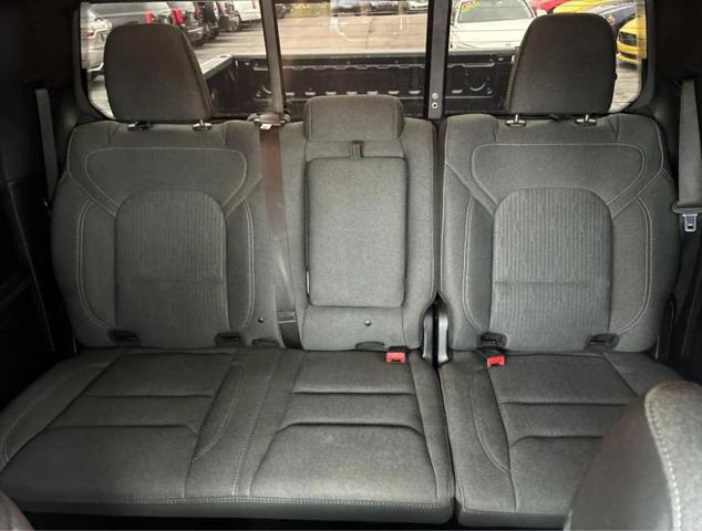 2020 Ram 1500 Big Horn Crew Cab 4x4 5'7" Box