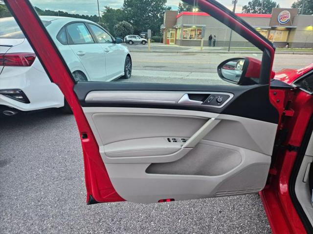 2015 Volkswagen Golf TSI S 4-Door