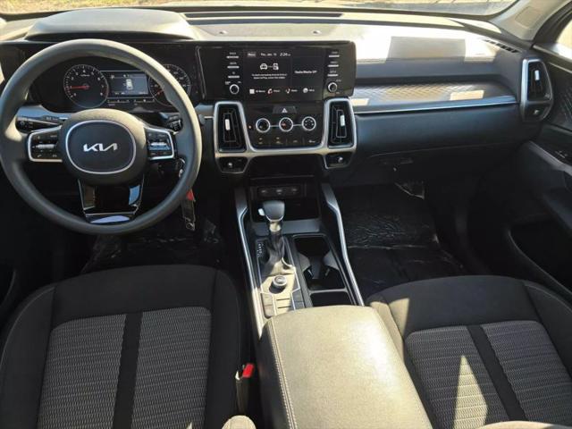 2023 Kia Sorento LX