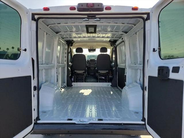 2025 Ram ProMaster Cargo Van SLT Low Roof 136" WB