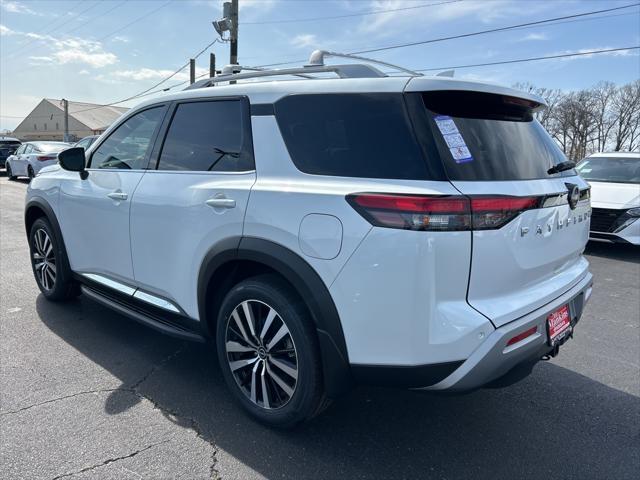 2025 Nissan Pathfinder Platinum FWD