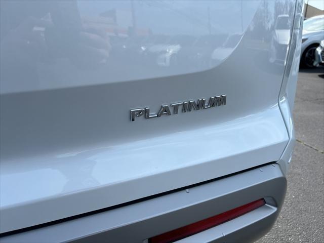 2025 Nissan Pathfinder Platinum FWD