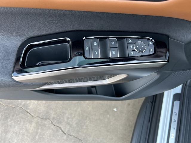 2025 Nissan Pathfinder Platinum FWD