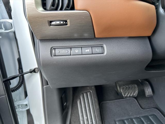 2025 Nissan Pathfinder Platinum FWD