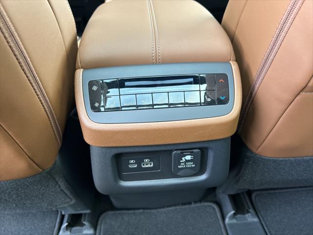 2025 Nissan Pathfinder Platinum FWD