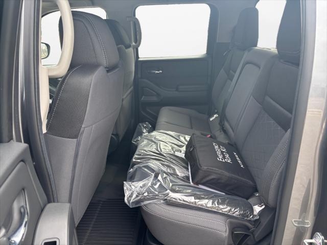 2025 Nissan Frontier Crew Cab SV 4x4