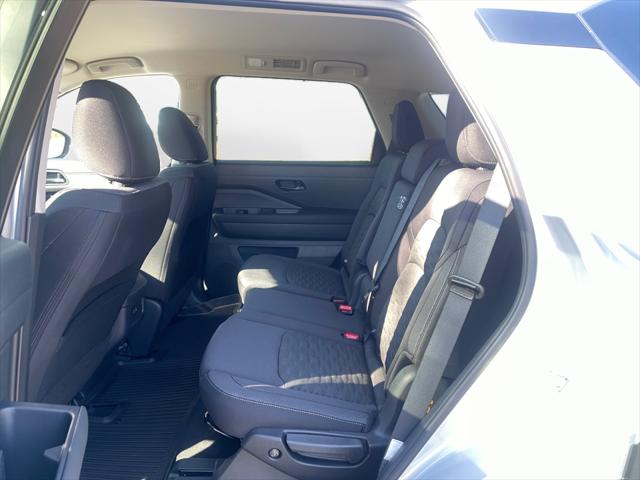 2025 Nissan Pathfinder SV 4WD