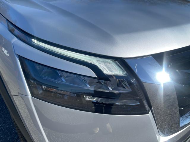 2025 Nissan Pathfinder SV 4WD