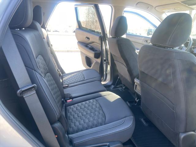 2025 Nissan Pathfinder SV 4WD