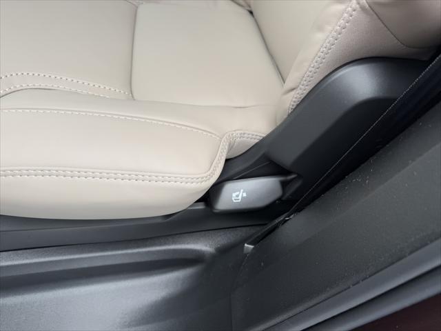 2025 Volvo XC90 Plug-In Hybrid T8 Ultra 6-Seater