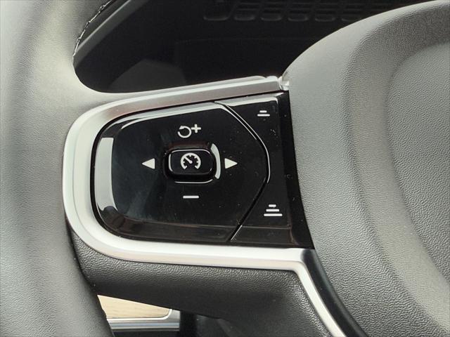 2025 Volvo XC90 Plug-In Hybrid T8 Ultra 6-Seater