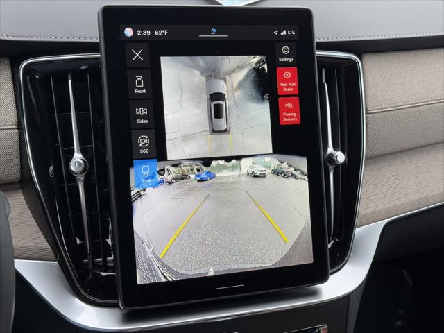 2025 Volvo XC90 Plug-In Hybrid T8 Ultra 6-Seater
