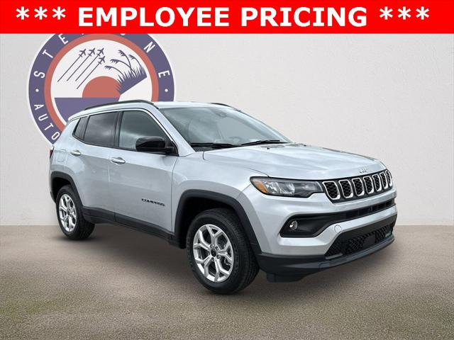 2025 Jeep Compass COMPASS LATITUDE 4X4