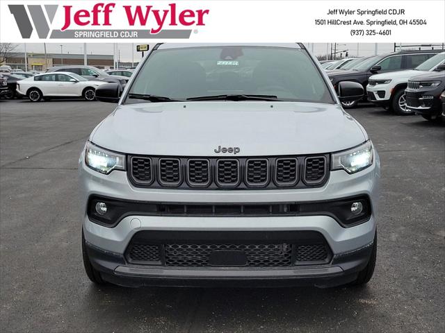 2025 Jeep Compass COMPASS LATITUDE 4X4