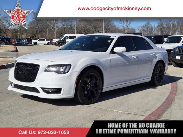 2022 Chrysler 300 Touring L