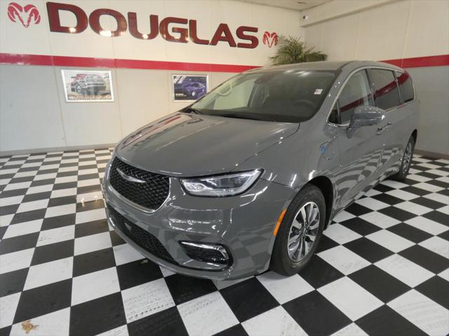 2022 Chrysler Pacifica Hybrid Touring L