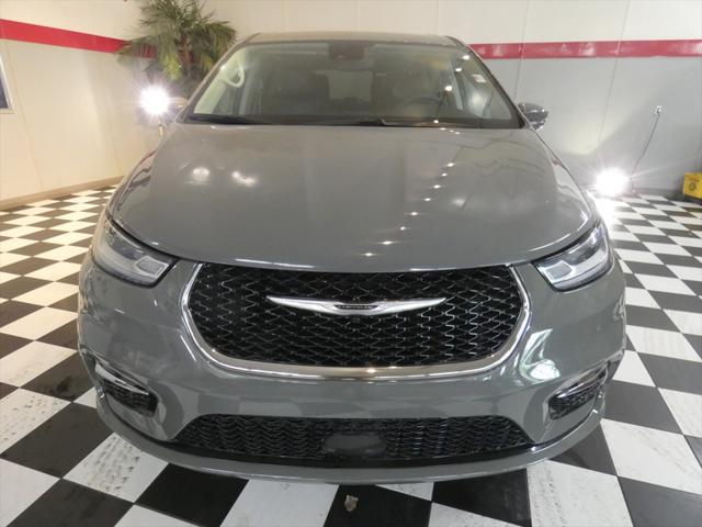 2022 Chrysler Pacifica Hybrid Touring L