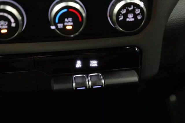 2019 Ram 1500 Big Horn/Lone Star Crew Cab 4x4 5'7" Box
