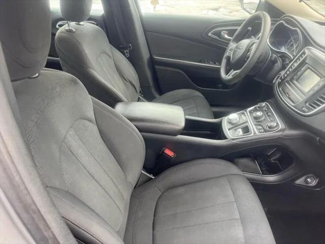 2016 Chrysler 200 LX