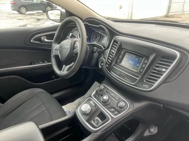 2016 Chrysler 200 LX