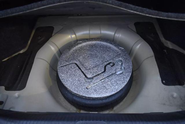 2005 Kia Rio Sedan 4D