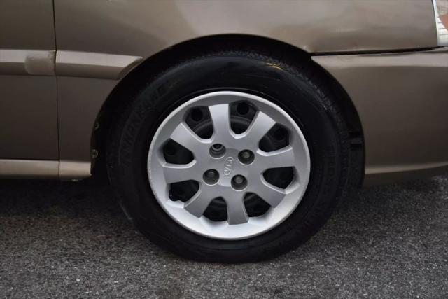 2005 Kia Rio Sedan 4D