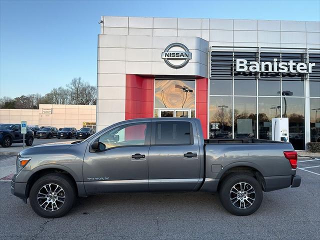 2023 Nissan TITAN Crew Cab SV 4x4