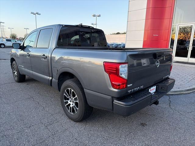 2023 Nissan TITAN Crew Cab SV 4x4