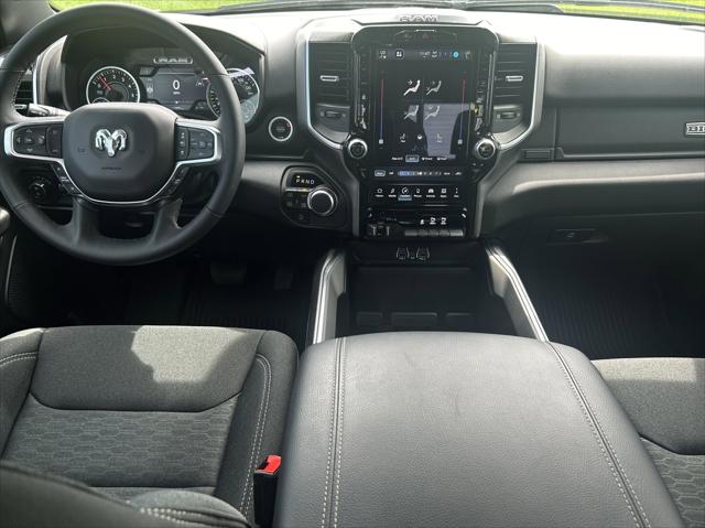 2025 RAM Ram 1500 RAM 1500 BIG HORN CREW CAB 4X4 57 BOX