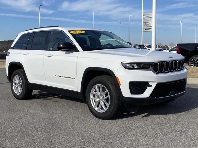 2023 Jeep Grand Cherokee Laredo 4x2