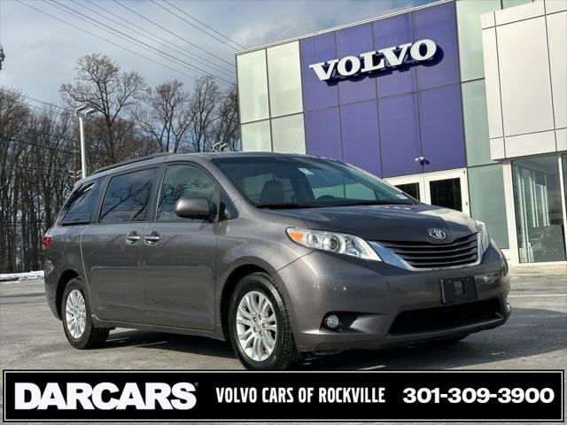 2017 Toyota Sienna XLE 8 Passenger