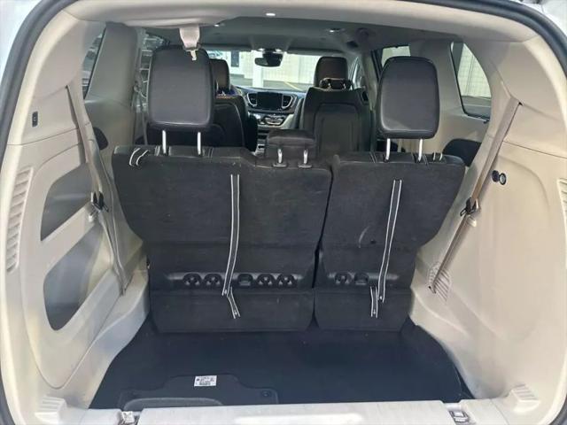 2022 Chrysler Pacifica Touring L