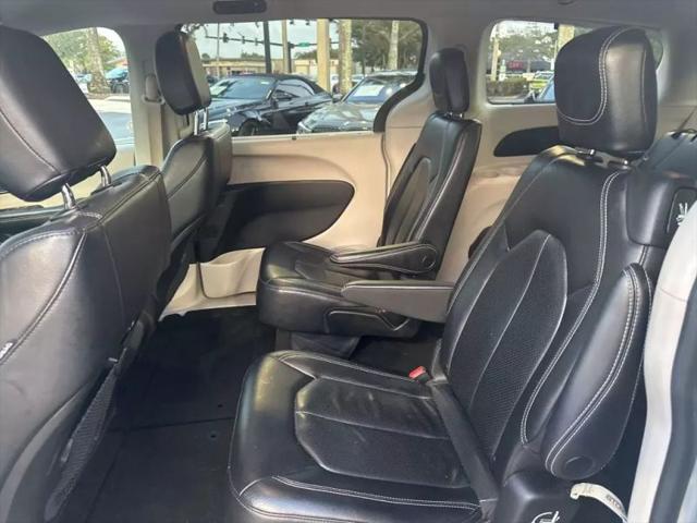 2022 Chrysler Pacifica Touring L