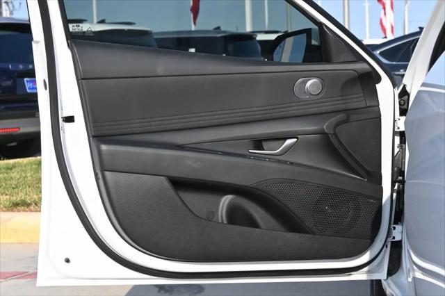 2025 Hyundai Elantra Hybrid Limited