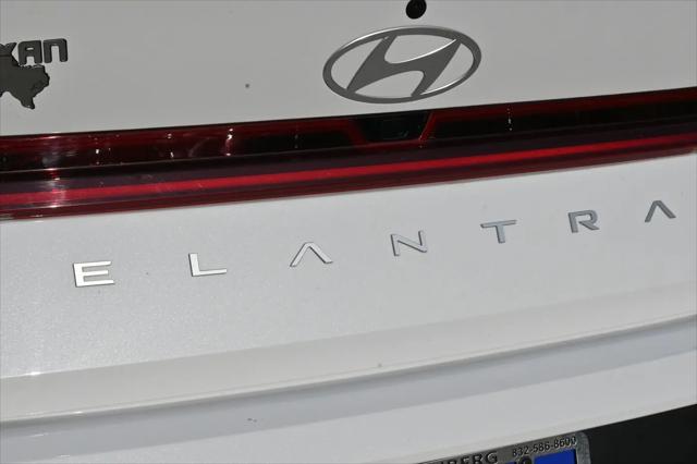 2025 Hyundai Elantra Hybrid Limited
