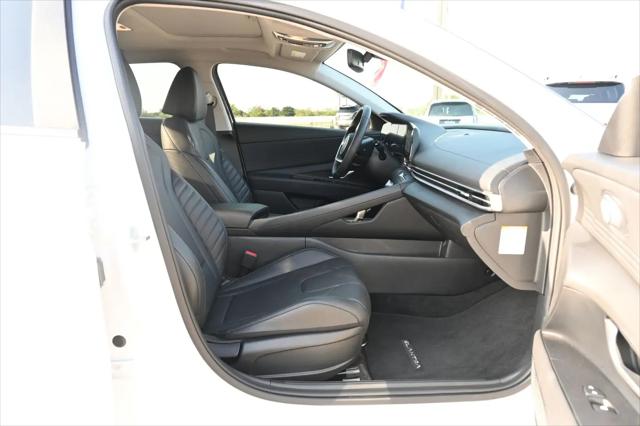 2025 Hyundai Elantra Hybrid Limited