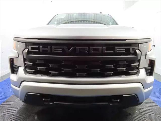 2022 Chevrolet Silverado 1500 4WD Crew Cab Short Bed Custom