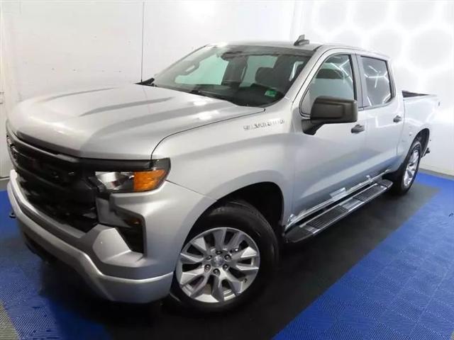 2022 Chevrolet Silverado 1500 4WD Crew Cab Short Bed Custom