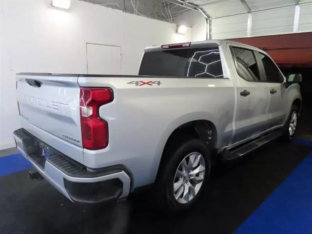 2022 Chevrolet Silverado 1500 4WD Crew Cab Short Bed Custom