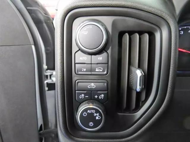 2022 Chevrolet Silverado 1500 4WD Crew Cab Short Bed Custom