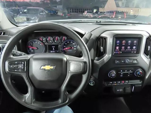 2022 Chevrolet Silverado 1500 4WD Crew Cab Short Bed Custom