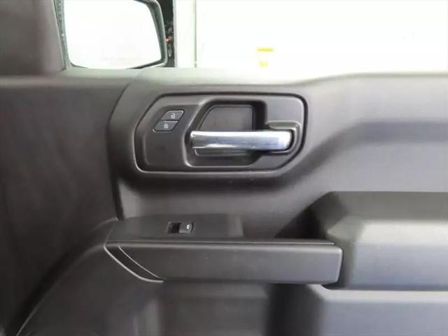 2022 Chevrolet Silverado 1500 4WD Crew Cab Short Bed Custom