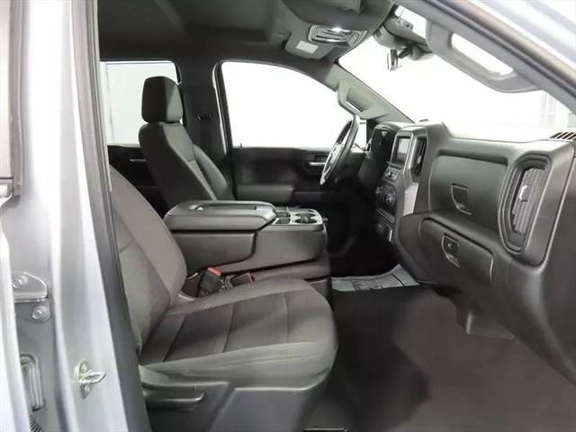 2022 Chevrolet Silverado 1500 4WD Crew Cab Short Bed Custom
