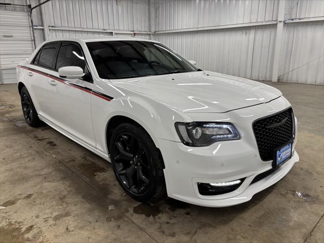 2022 Chrysler 300 Touring L